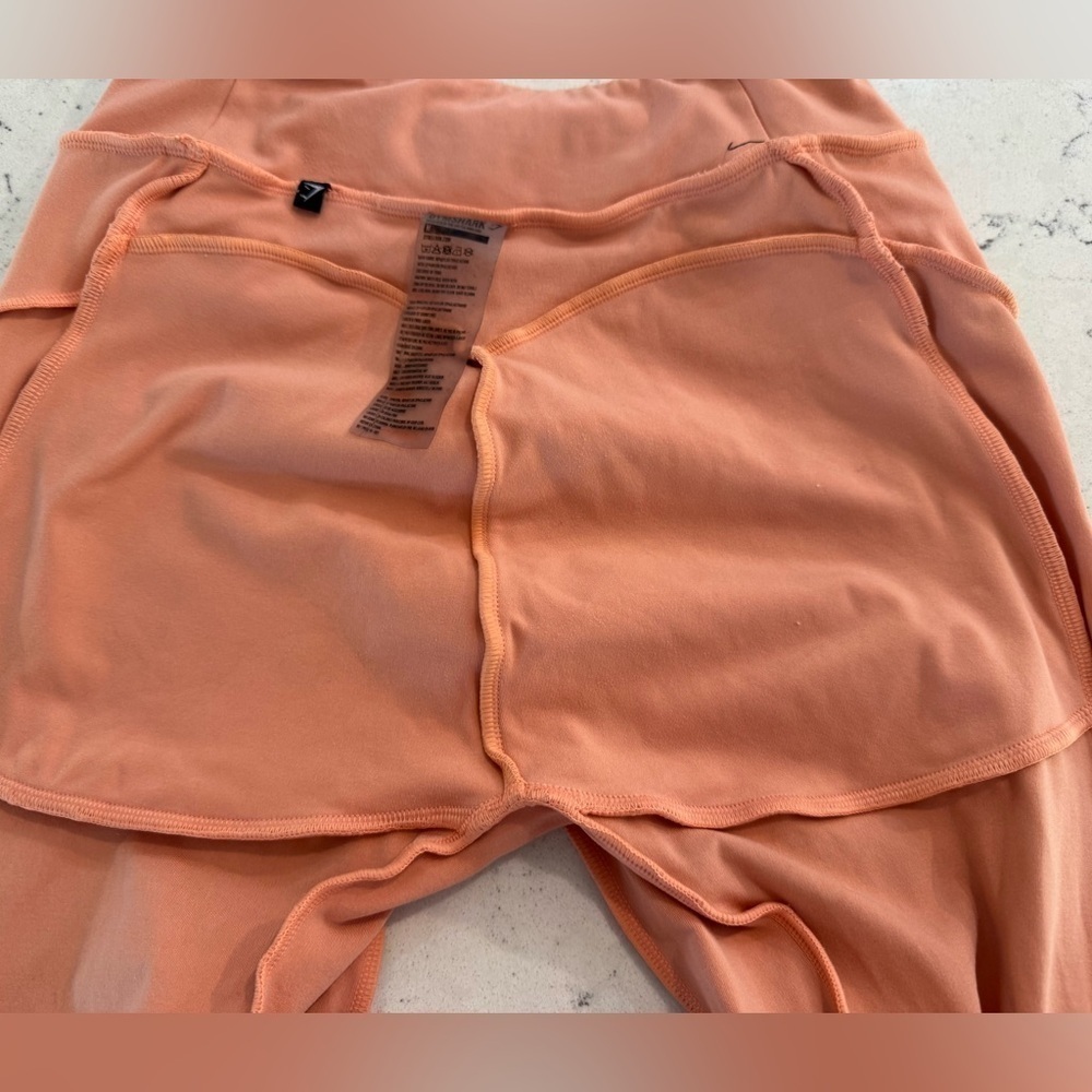 Gymshark Move Leggings - Sour
Bellini Peach Women’s Size Medium mesh insert - Picture 5 of 12